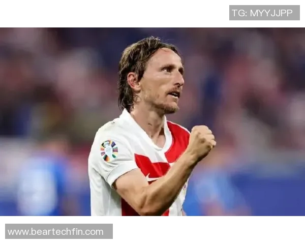 欧美金发足球明星的风采与魅力揭秘他们如何在绿茵场上闪耀光芒